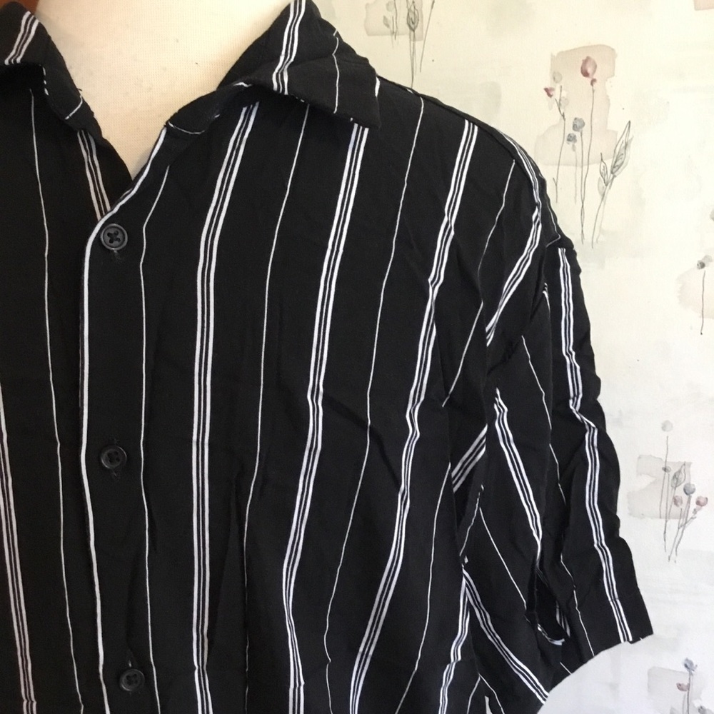 2/$20 Denim & Flower Men’s button up short sleeve shirt